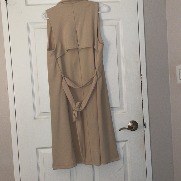 Long chic vest with tie belt - Picture 2 of 2